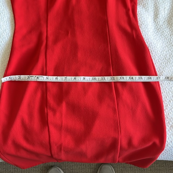 Red shift dress with tulip sleeves - Picture 9 of 9